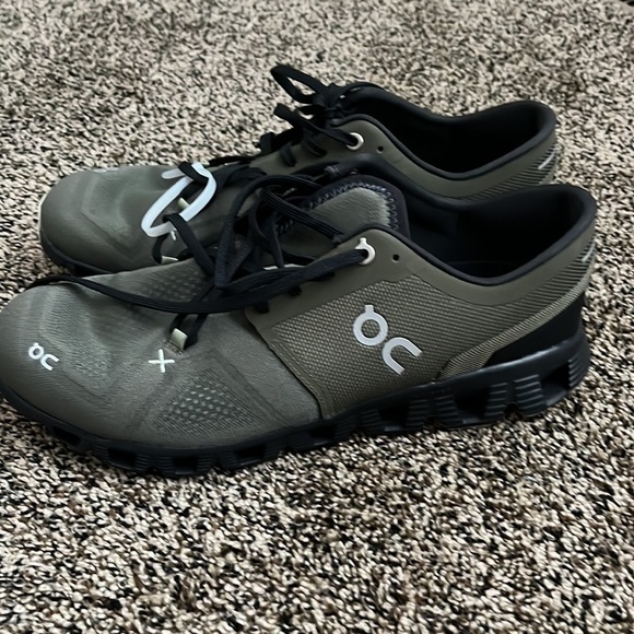 On Running Dark Green On Cloud Sneakers, NWOT - Picture 3 of 5